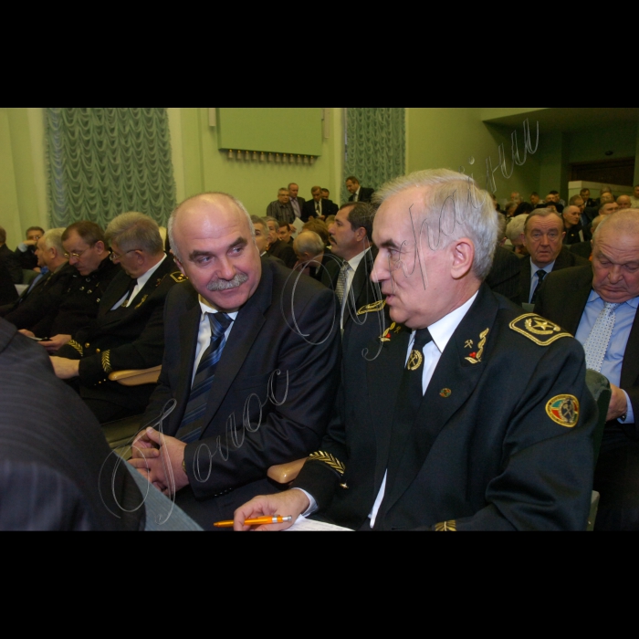У великій залі Федерації профспілок України відбувся VI Пленум ЦК Профспілки працівників вугільної промисловості України з порядком денним: «Про шляхи вирішення соціально-економічних проблем галузі в умовах її реформування».
