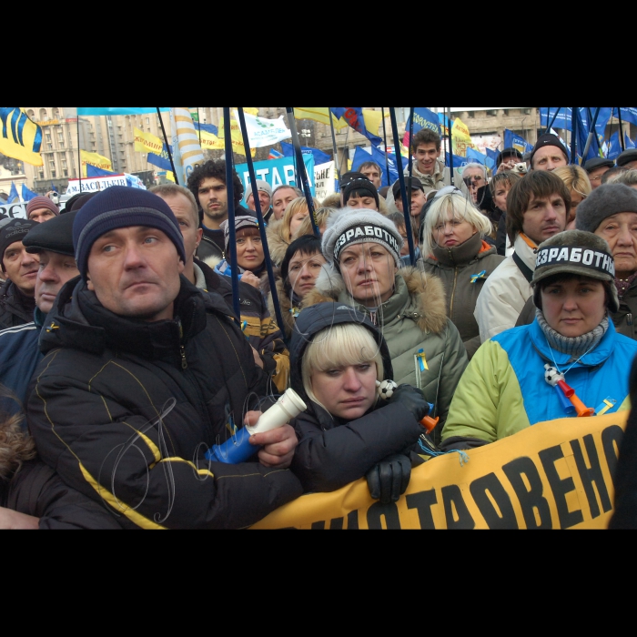 У Києві на Майдані Незалежності продовжується Всеукраїнський страйк-протест проти Податкового кодексу.