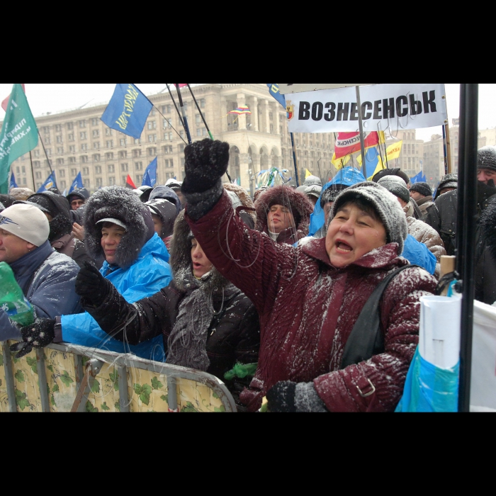 У Києві на Майдані Незалежності продовжується Всеукраїнський страйк протесту проти Податкового кодексу.