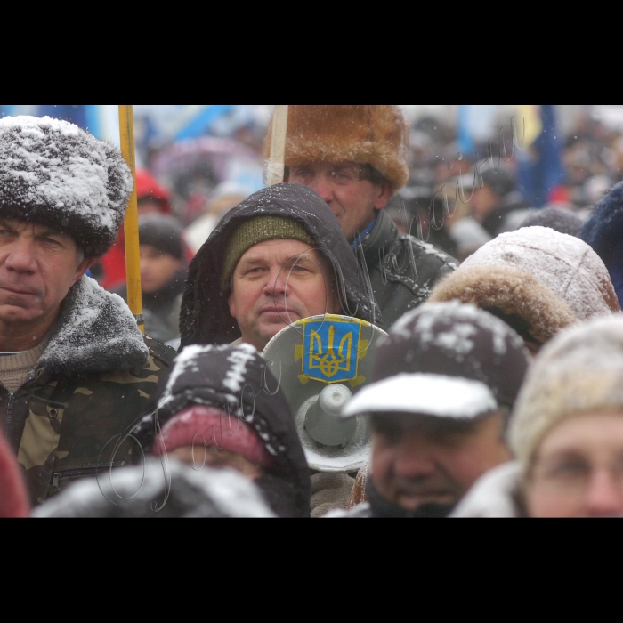 У Києві на Майдані Незалежності продовжується Всеукраїнський страйк протесту проти Податкового кодексу.