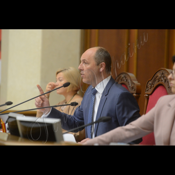 Пленарне засідання ВР.
Прийнято Закон 