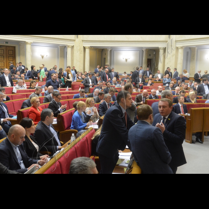Пленарне засідання ВР.
Прийнято Закон 