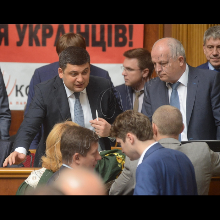 Пленарне засідання Верховної Ради України.
Прем’єр-міністр Володимир Гройсман та Перший віце-прем'єр-міністр - Міністр економічного розвитку і торгівлі України Степан Кубів