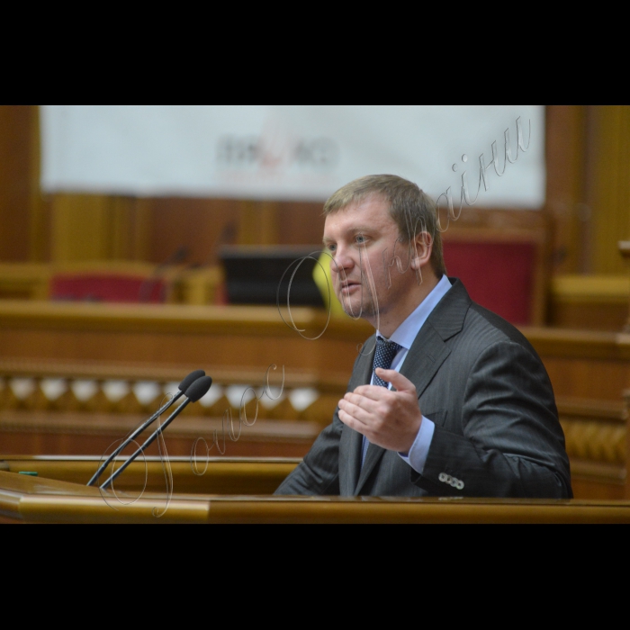 Парламентські слухання на тему: «Стан реалізації засад антикорупційної політики в Україні».
Міністр юстиції України Павло Петренко