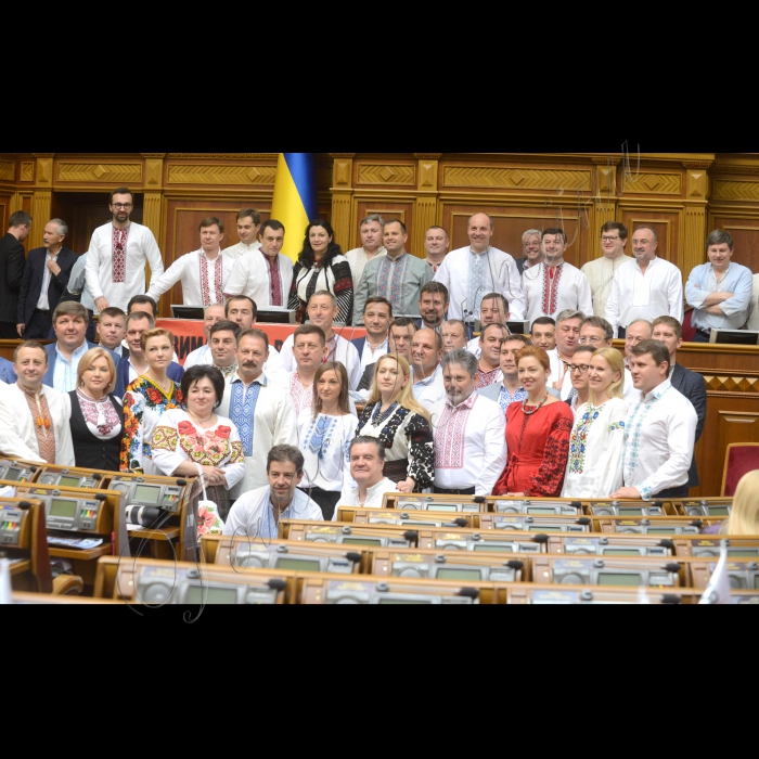 Пленарне засідання Верховної Ради України.
День вишиванки.
