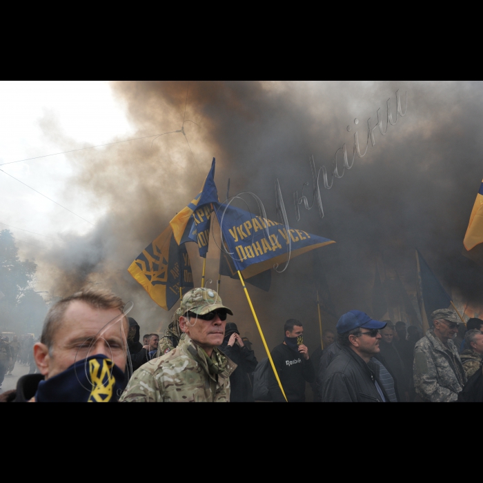 Мітинг бійців полку АЗОВ біля Верховної Ради України. Відбувся марш АЗОВців під гаслом «Вимоги Нації – ні капітуляції!». Маршрут: від монумента Батьківщини-матері до стін Парламенту. 