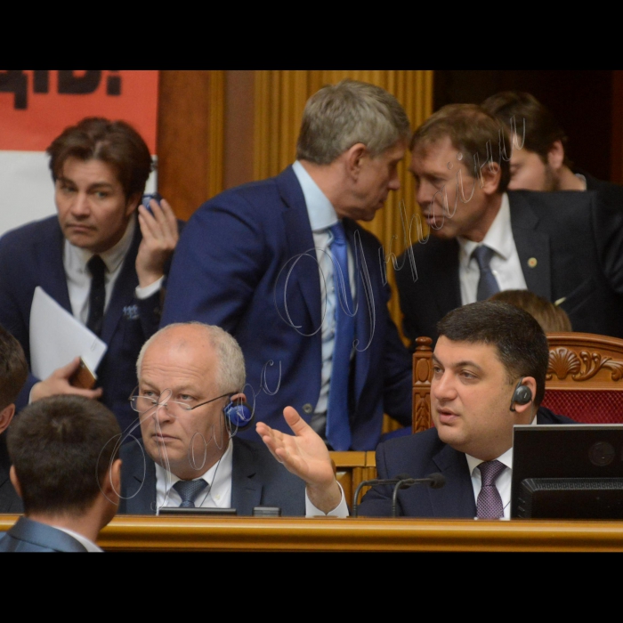 Пленарне засідання Верховної Ради.
Степан Кубів - віце-прем’єр, Володимир Гройсман прем’єр-міністр України.