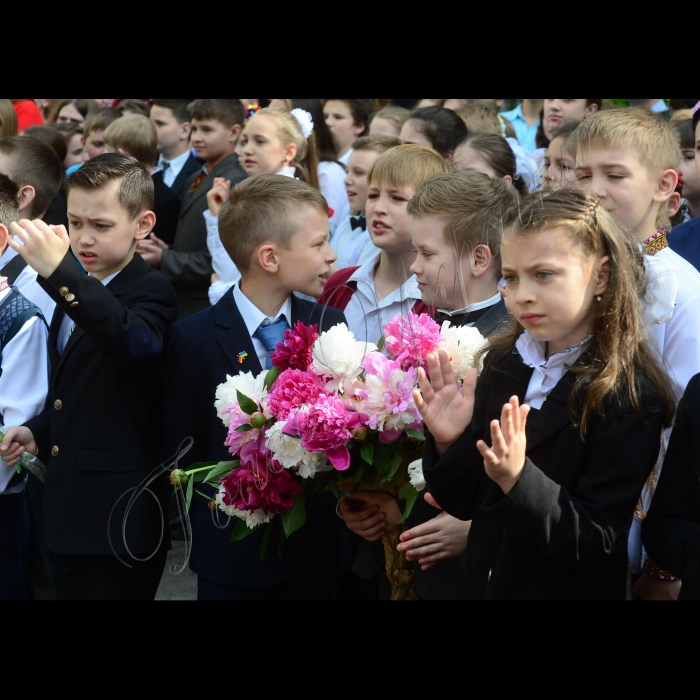 27 травня 2016. Свято останнього дзвоника у спеціалізованій школі №149 з поглибленим вивченням німецької мови м Києва.