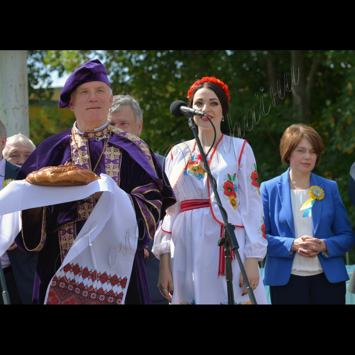  27 травня 2016. Київ. Святкування 118-річчя  Національного університета біоресурсів і природокористування України. Ректор університету Станіслав Ніколаєнко (зліва) та (крайня праворуч) міністр освіти і науки України Лілія Гриневич.