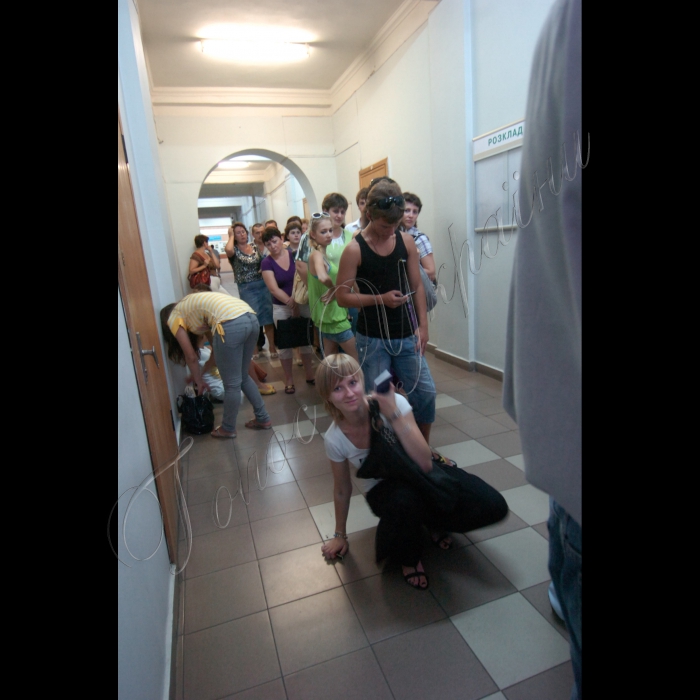 15 липня 2010 Київський національний економічний університет імені Гетьмана.
Вступна компанія до вузів.
Прийом документів від абітурієнтів.