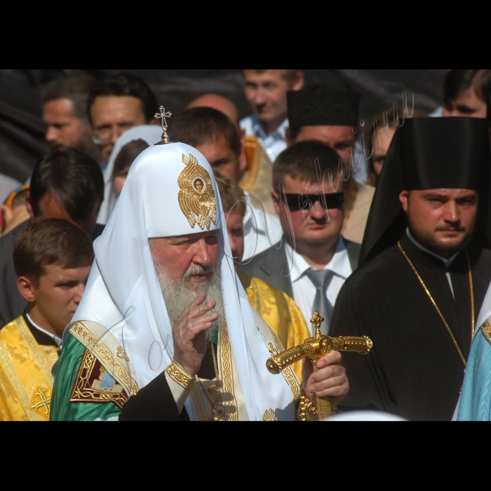 27 липня 2010 Київ. Урочистий молебень на Володимирській гірці з нагоди візиту в Україну Святішого Патріарха Московського і всієї Русі Кирила.