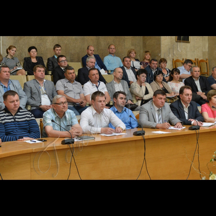 9 червня 2016. Зустріч Першого заступника Голови Верховної Ради Ірини Геращенко з представниками місцевої влади у  Інституті підвищення кваліфікації керівних кадрів, Національної академії державного управління при Президентові України.