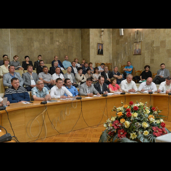 9 червня 2016. Зустріч Першого заступника Голови Верховної Ради Ірини Геращенко з представниками місцевої влади у  Інституті підвищення кваліфікації керівних кадрів, Національної академії державного управління при Президентові України.
