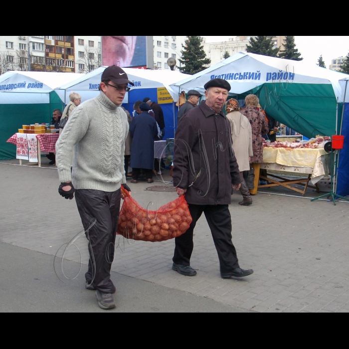 9 жовтня 2010 сільськогосподарський ярмарок у Печерському районі столиці.