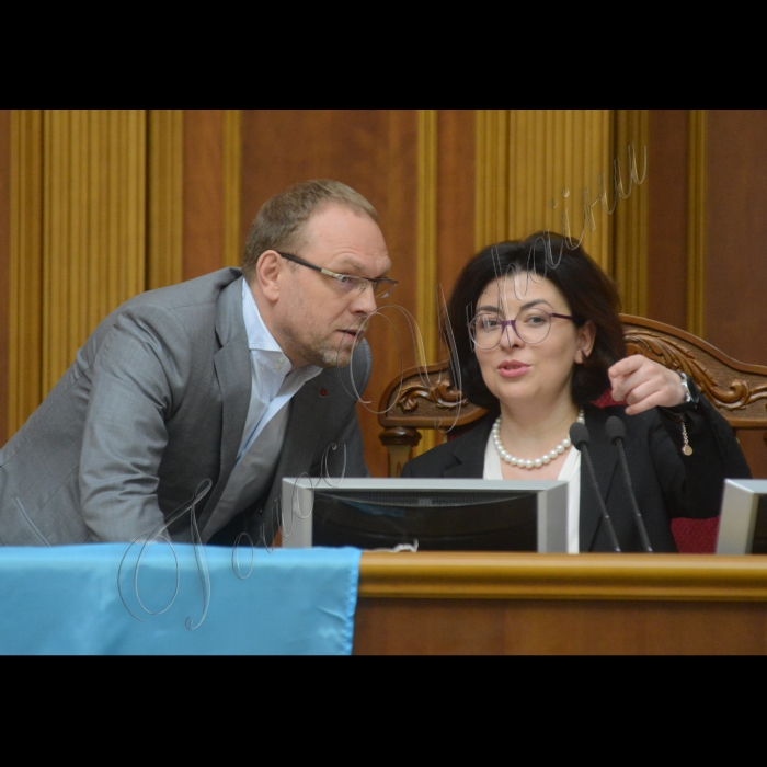 15 червня 2016 у Верховній Раді України відбулися парламентські слухання на тему: «Стратегія реінтеграції в Україну тимчасово окупованої території Автономної Республіки Крим та міста Севастополь: проблемні питання, шляхи, методи та способи».
Зі вступним словом до учасників слухань звернулася Заступник Голови Верховної Ради України Оксана Сироїд. 