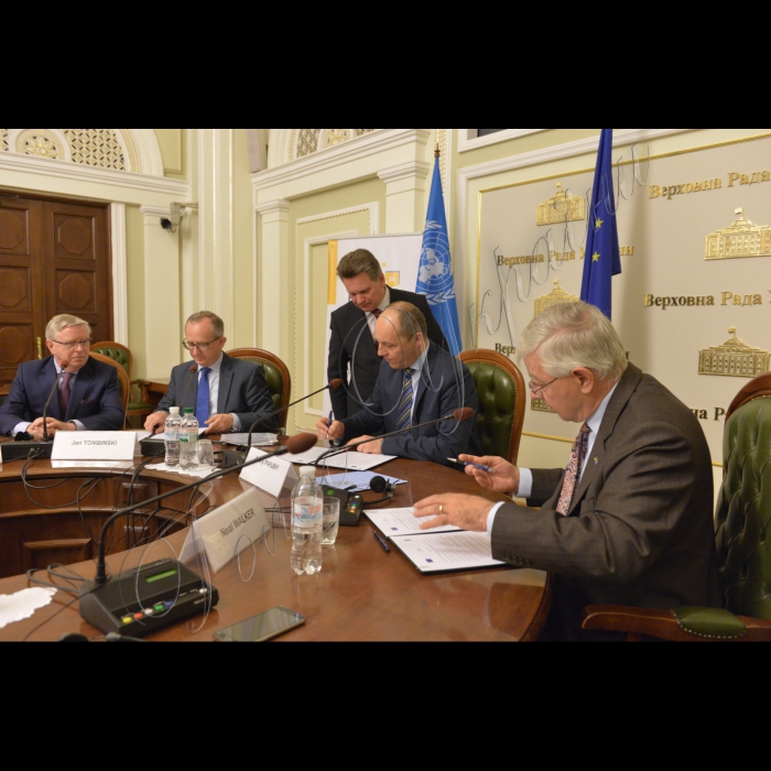 17 червня 2016 Голова Верховної Ради України Андрій Парубій взяв участь у підписанні Листа про наміри між Верховною Радою України, Представництвом Європейського Союзу в Україні та Програмою розвитку ООН в Україні. 
