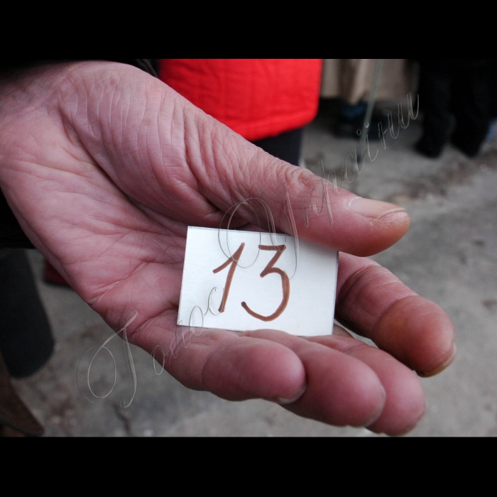 2 березня 2010 Київ, Виноградар. Благодійний обід, організований кришнаїтами в рамках благодійної програми «Харе Крішна. Їжа життя».