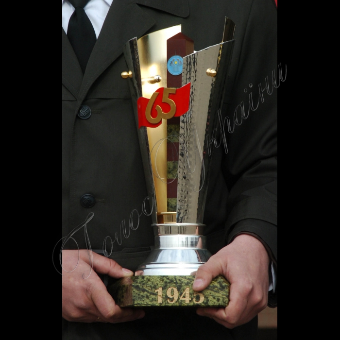 4 березня 2010 Одеська область, Рені. На виконання рішення Ради командувачів прикордонних відомств країн СНД від 04.06.2009 р.  «Про проведення естафети Перемоги вздовж зовнішніх державних кордонів країн--учасниць СНД, присвяченої 65-й річниці Перемоги у Великій Вітчизняній війні, з метою вшановування героїчного подвигу воїнів-прикордонників, патріотичного виховання населення…» у міжнародних пунктах пропуску через Державний кордон України проводяться врочисті заходи щодо приймання-передачі кубка Перемоги.
Ізмаїльські прикордонники прийняли естафету від прикордонників республіки Молдова в міжнародному пункті пропуску «Рені-Джурджулешти».