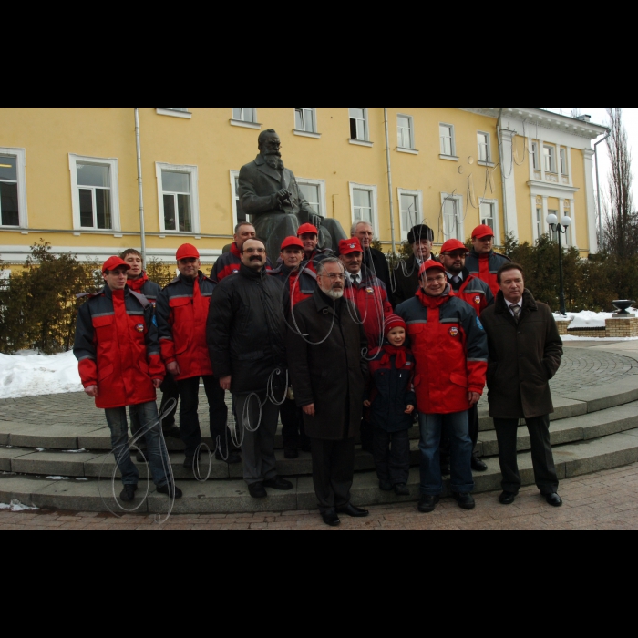 16 березня 2010 Київ. Біля пам’ятника Грушевському відбулася церемонія проводів 15-ї Української антарктичної експедиції.