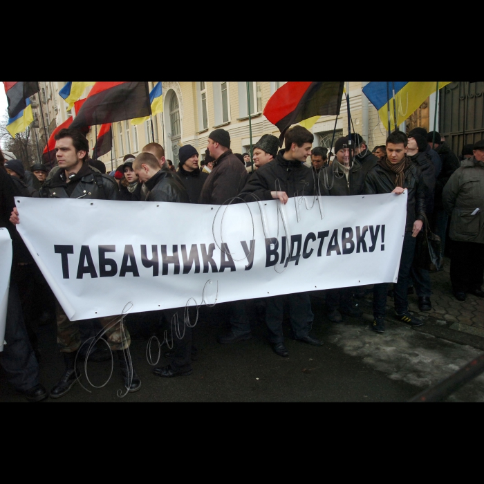19 березня 2010 представники 16 національно-патріотичних організацій пікетували адміністрацію Президента з вимогами дотримання принципів незалежності та територіальної цілісності України, державного статусу української мови, незмінності статусу Героя України С. Бандери та Р. Шухевича і вимогою відставки Д. Табачника.