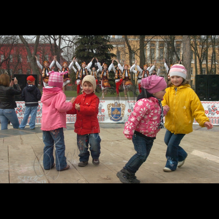 10 квітня 2010 Київ, парк імені Шевченка.
Відкриття дитячого будинку мистецтв.