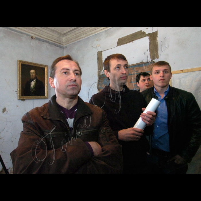 19 квітня 2010 село Дідівці Прилуцького району Чернігівської області.
Заступник Голови Верховної Ради Микола Томенко і народний депутат Валерій Дубіль узяли участь в акції «Микола Костомаров повертається на Чернігівщину», в рамках якої було презентовано проведені реставраційні роботи в садибі М. Костомарова, встановлено меморіальний хрест на місці майбутньої церкви тощо.