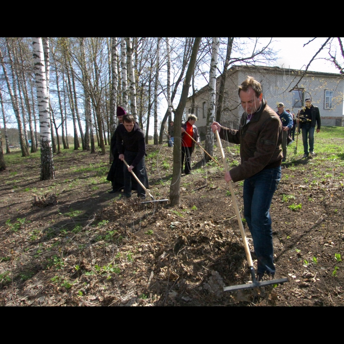19 квітня 2010 село Дідівці Прилуцького району Чернігівської області.
Заступник Голови Верховної Ради Микола Томенко і народний депутат Валерій Дубіль узяли участь в акції «Микола Костомаров повертається на Чернігівщину», в рамках якої було презентовано проведені реставраційні роботи в садибі М. Костомарова, встановлено меморіальний хрест на місці майбутньої церкви тощо.