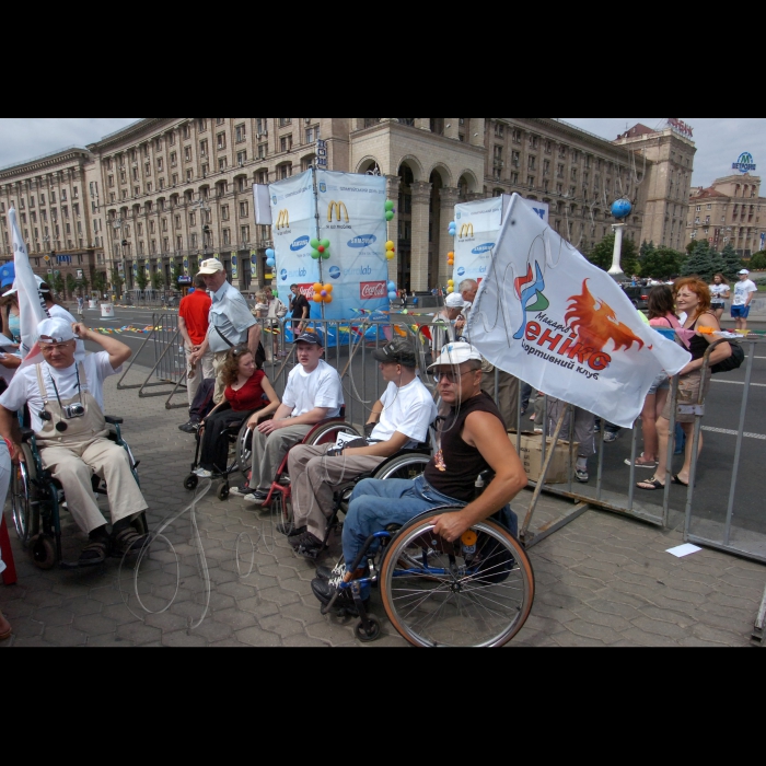 19 червня 2010 у Києві на Майдані Незалежності пройшла акція - Олімпійський пробіг-2010 в рамках Олімпійського дня. Захід відбувся за підтримки Міністерства України у справах сім’ї, молоді та спорту, Національного олімпійського комітету України та Київської міської державної адміністрації.