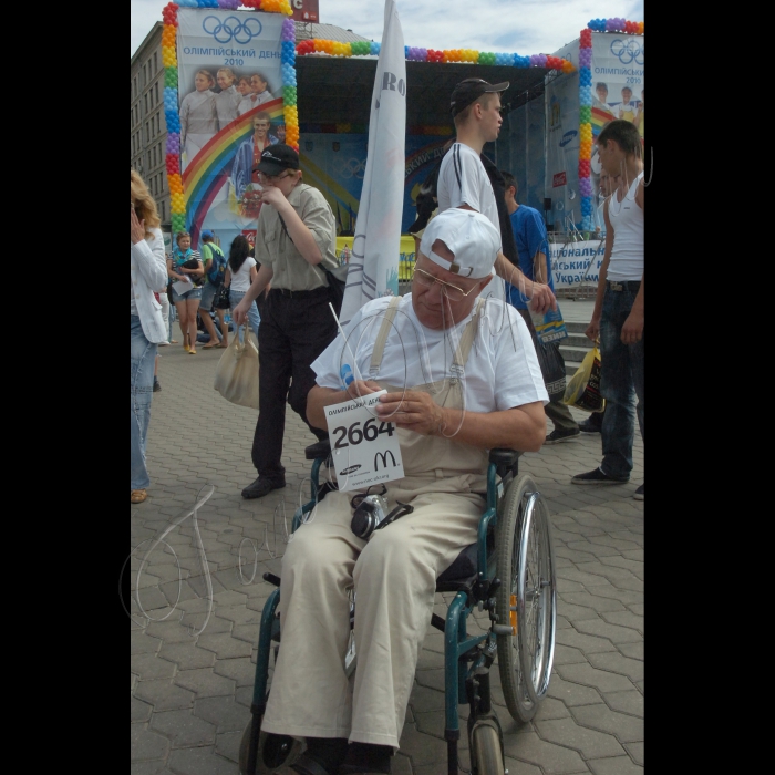 19 червня 2010 у Києві на Майдані Незалежності пройшла акція - Олімпійський пробіг-2010 в рамках Олімпійського дня. Захід відбувся за підтримки Міністерства України у справах сім’ї, молоді та спорту, Національного олімпійського комітету України та Київської міської державної адміністрації.
