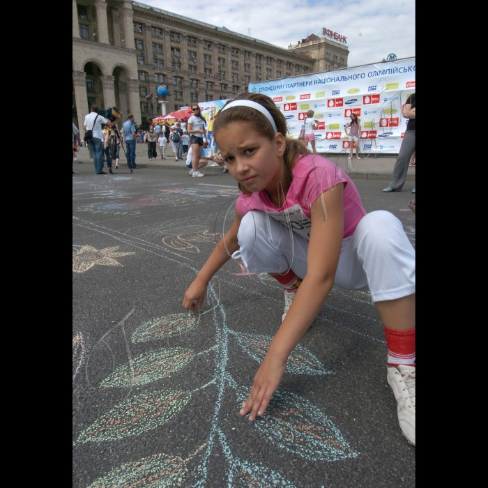 19 червня 2010 у Києві на Майдані Незалежності пройшла акція - Олімпійський пробіг-2010 в рамках Олімпійського дня. Захід відбувся за підтримки Міністерства України у справах сім’ї, молоді та спорту, Національного олімпійського комітету України та Київської міської державної адміністрації.