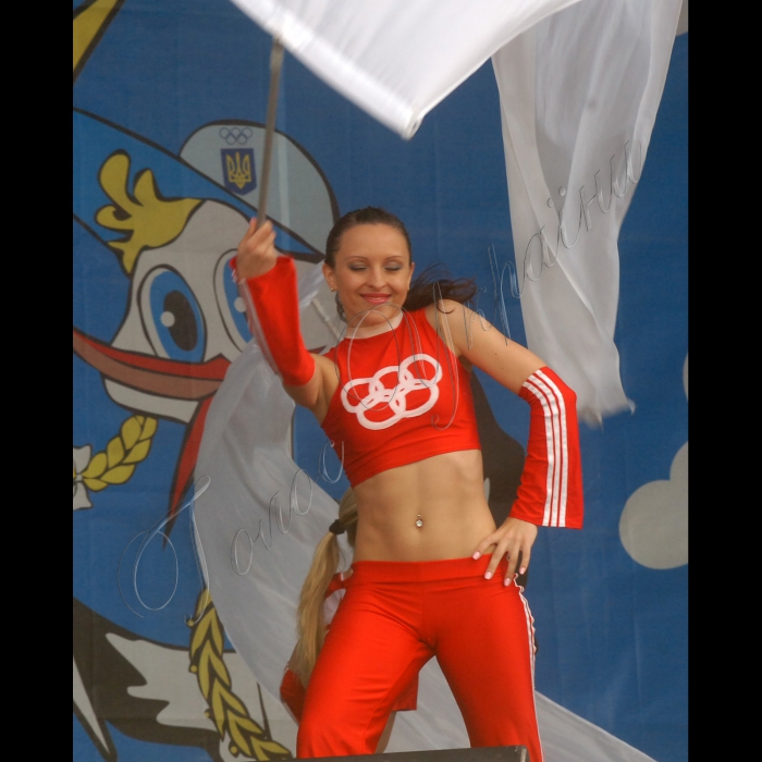 19 червня 2010 у Києві на Майдані Незалежності пройшла акція - Олімпійський пробіг-2010 в рамках Олімпійського дня. Захід відбувся за підтримки Міністерства України у справах сім’ї, молоді та спорту, Національного олімпійського комітету України та Київської міської державної адміністрації.