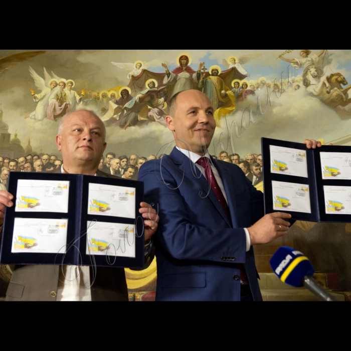 28 червня 2016 Голова Верховної Ради Андрій Парубій та перший віце-прем'єр-міністр Степан Кубів взяли участь в урочистій церемонії спецпогашення конверта з оригінальною маркою 