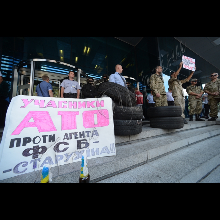 1 липня 2016 ветерани АТО прийшли до головного офісу холдингу ДТЕК з попереджувальною акцією. Патріоти вимагають звільнення з посади генерального директора ДТЕК Енерго Всеволода Старухіна.