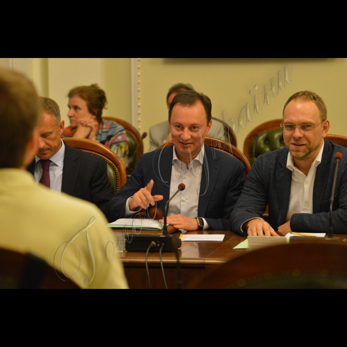 4 липня 2016 погоджувальна рада Верховної Ради України. Москаленко, Дмитро Андрієвський (БПП), Сергій Власенко (Батьківщина).