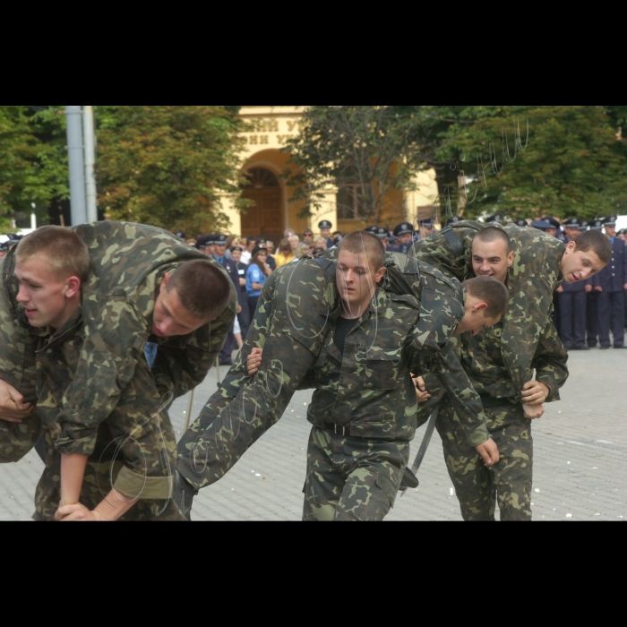 18 червня 2010 випуск курсантів МВС.