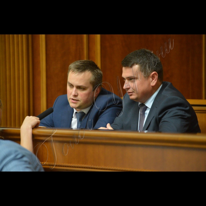 5 липня 2016 пленарне засідання Верховної Ради України. Назар Холодницький (САП), Артем Ситник (НАБУ).