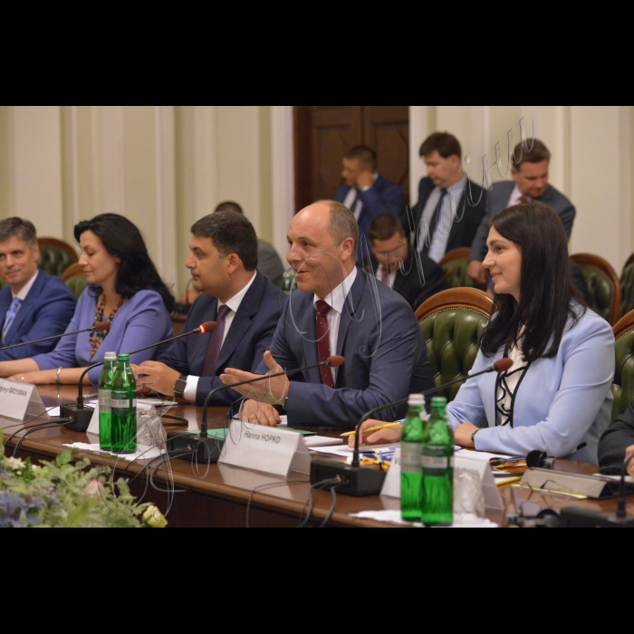 7 липня 2016 зустріч Голови Верховної Ради України Андрія Парубія та Прем’єр-міністра Володимира Гройсмана з Державним секретарем США Джоном Керрі.