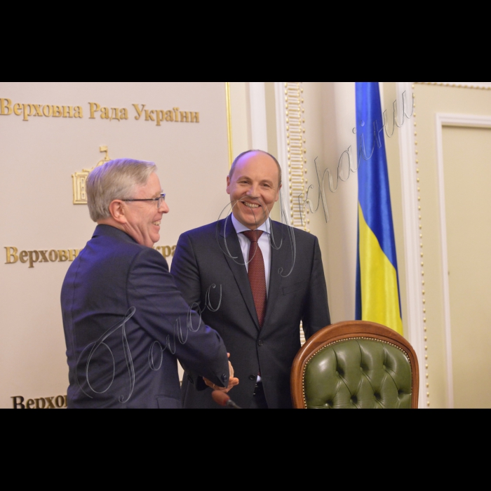 8 липня 2016 за участю Голови Верховної Ради України Андрія Парубія та Голови Місії Європейського парламенту з оцінки потреб Верховної Ради України Пета Кокса відбулася робоча зустріч «Діалоги з питань парламентської етики».