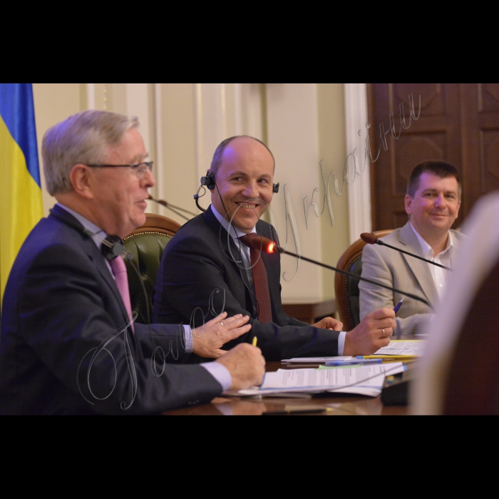 8 липня 2016 за участю Голови Верховної Ради України Андрія Парубія та Голови Місії Європейського парламенту з оцінки потреб Верховної Ради України Пета Кокса відбулася робоча зустріч «Діалоги з питань парламентської етики». Пет Кокс, Андрій Парубій, Ігор Когут – програма USAID RADA.