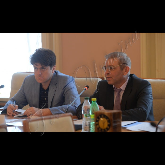 8 липня 2016 відбулися слухання в Комітеті Верховної Ради України з питань національної безпеки і оборони на тему: «Проблеми учасників антитерористичної операції та шляхи їх вирішення». Голова Комітету Верховної Ради України з питань національної безпеки і оборони. Сергій Пашинський (праворуч) та секретар комітету Іван Вінник.