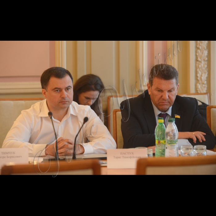 8 липня 2016 відбулися слухання в Комітеті Верховної Ради України з питань національної безпеки і оборони на тему: «Проблеми учасників антитерористичної операції та шляхи їх вирішення». Народні депутати Сергій Куніцин (праворуч) Тарас Пастух.