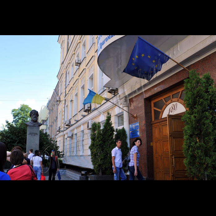 11 липня 2016 р. у Національному педагогічному університеті імені М.П. Драгоманова, як і по всій Україні, почалась вступна кампанія. 