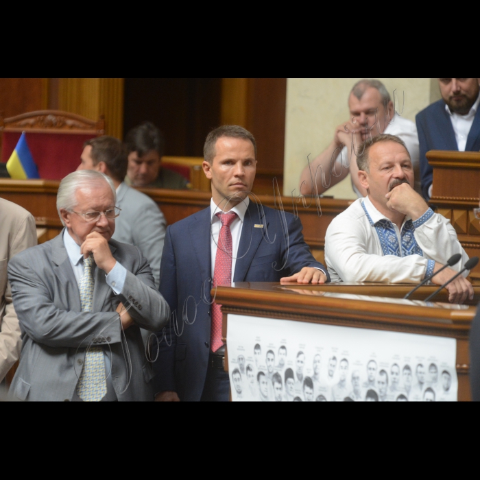 12 липня 2016 пленарне засідання Верховної Ради України. Борис Тарасюк Батьківщина, Юрій Дерев’янко позафракційний, Олег Барна БПП.