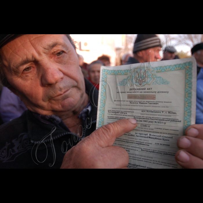 27 листопада 2009 жителі села Віліно Бахчисарайського району Кримської автономії звернулися по допомогу до Володимира Литвина у розв’язанні їхнього питання по земельних ділянках. Пенсіонер Микола Кальчук.