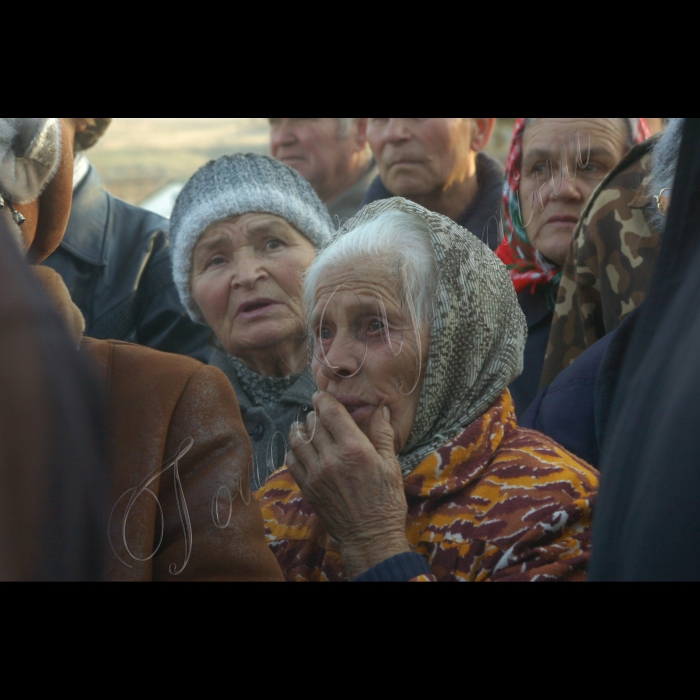 27 листопада 2009 жителі села Віліно Бахчисарайського району Кримської автономії звернулися по допомогу до Володимира Литвина у розв’язанні їхнього питання по земельних ділянках.