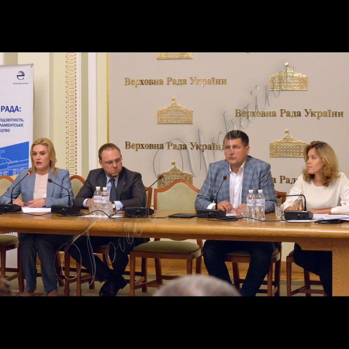 18 липня 2016 прес-конференція голів парламентських фракцій (заступників) за підсумками роботи сесії Верховної Ради України на тему: «Оцінка результатів, окреслення подальших векторів діяльності». Тетяна Острікова член депутатської фракції Політичної партії 