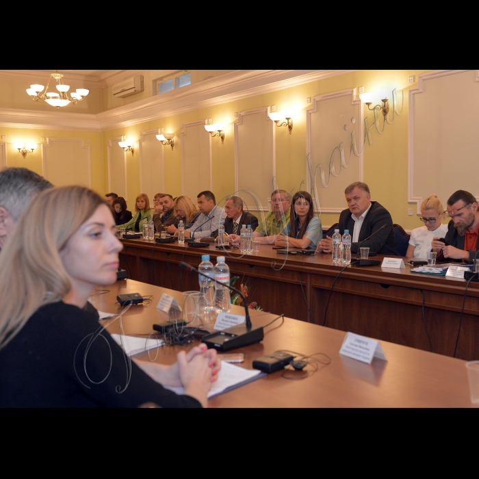 22 липня 2016 круглий стіл на тему: «Ратифікація Паризької угоди: що далі?» проводиться Комітетом Верховної Ради України з питань паливно-енергетичного комплексу, ядерної політики та ядерної безпеки.