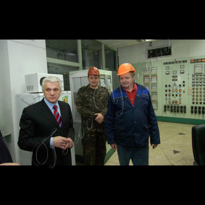 7 грудня 2009 Голова Верховної Ради України Володимир Литвин 7-10 грудня відвідав з робочою поїздкою Західну Україну.
Івано-Франківська область. Володимир Литвин відвідав Бурштинську теплову електростанцію, ознайомився з роботою і зустрівся з колективом. Блочний щит 1-2 блока.