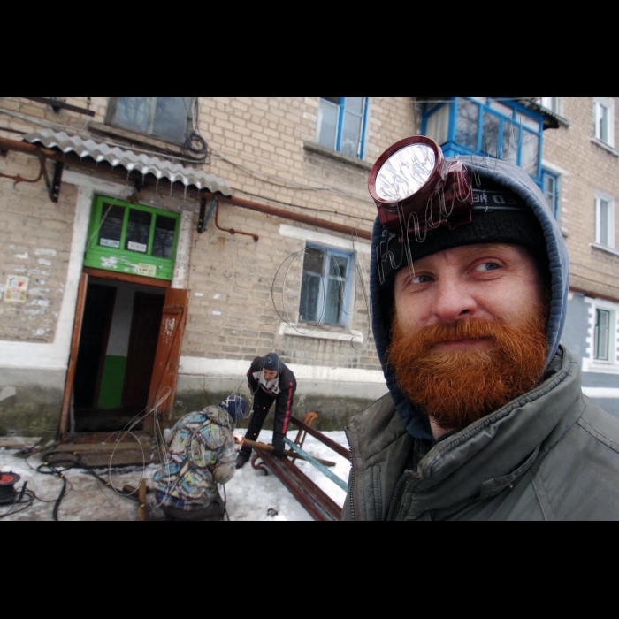 3 лютого 2010 ліквідація аварії тепломережі в місті Родинське Донецької області. 
У Родинському протягом тижня сталися дві великі аварії, що залишили городян без тепла.
(23 січня внаслідок виходу з ладу електричних кабелів зупинилися дві котельні. Це спричинило припинення подачі тепла до 102 багатоповерхових житлових будинків, дитсадків, шкіл та лікарні Родинського.
30 січня ввечері вийшли з ладу два електровводи, що живлять Родинське. У результаті без електрики залишилося все населення міста й зупинилося чотири котельні).