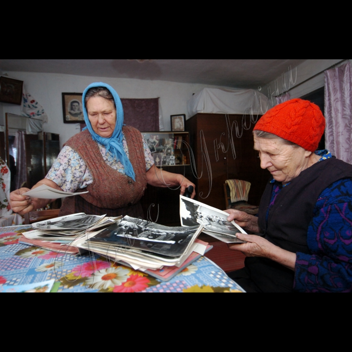 4 лютого 2010 Донецька область, місто Шахтарськ. Пенсіонерки, жительки Шахтарська.